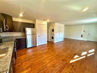 42 Toc Dr Unit 605, Highland, NY 12528