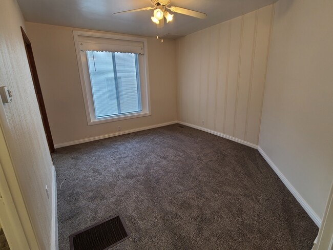 512 S Franklin St unit 1, Kirksville, MO 63501 - photo 5