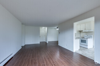 885 Highway 36 W, Roseville, MN 55113