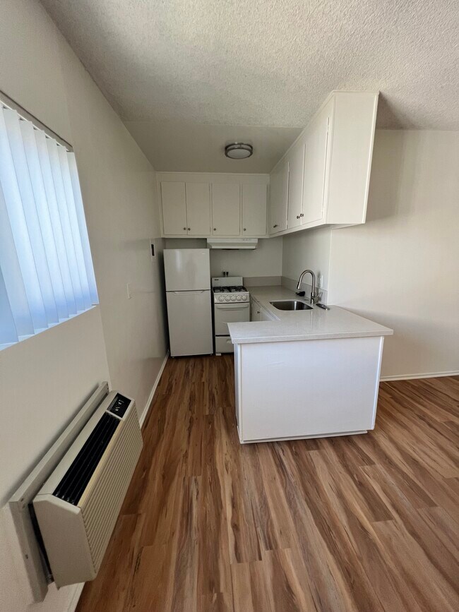 4039 Marathon St unit 45-11, Los Angeles, CA 90029 - photo 6