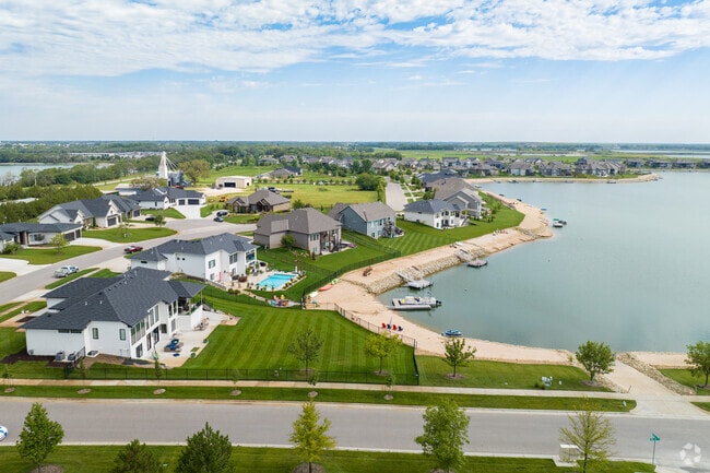 Many of the Delano Township back up to the lake.