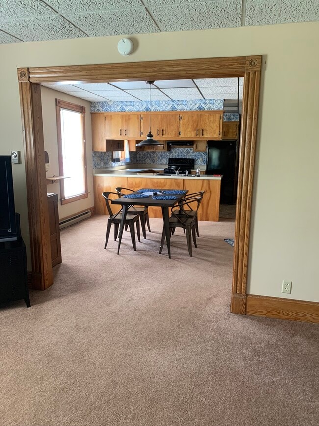 111 Oak St unit College Housing 26-2, Plattsburgh, NY 12901 - photo 3