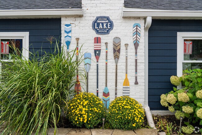 Johnstown is home to many lakeside restaurants including the popular Lakehouse on Pistakee,