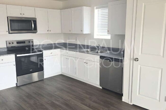 8888 W Swansea Dr, Arizona City, AZ 85123 - photo 2