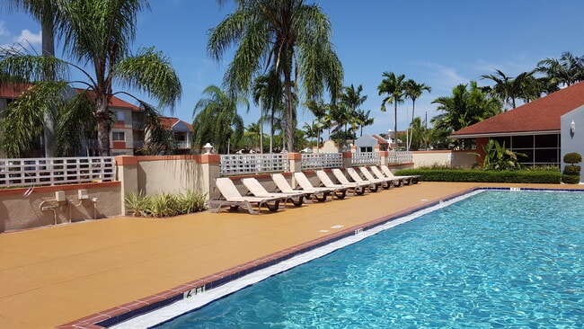 18890 NW 57th Ave unit 309, Hialeah, FL 33015 - photo 3