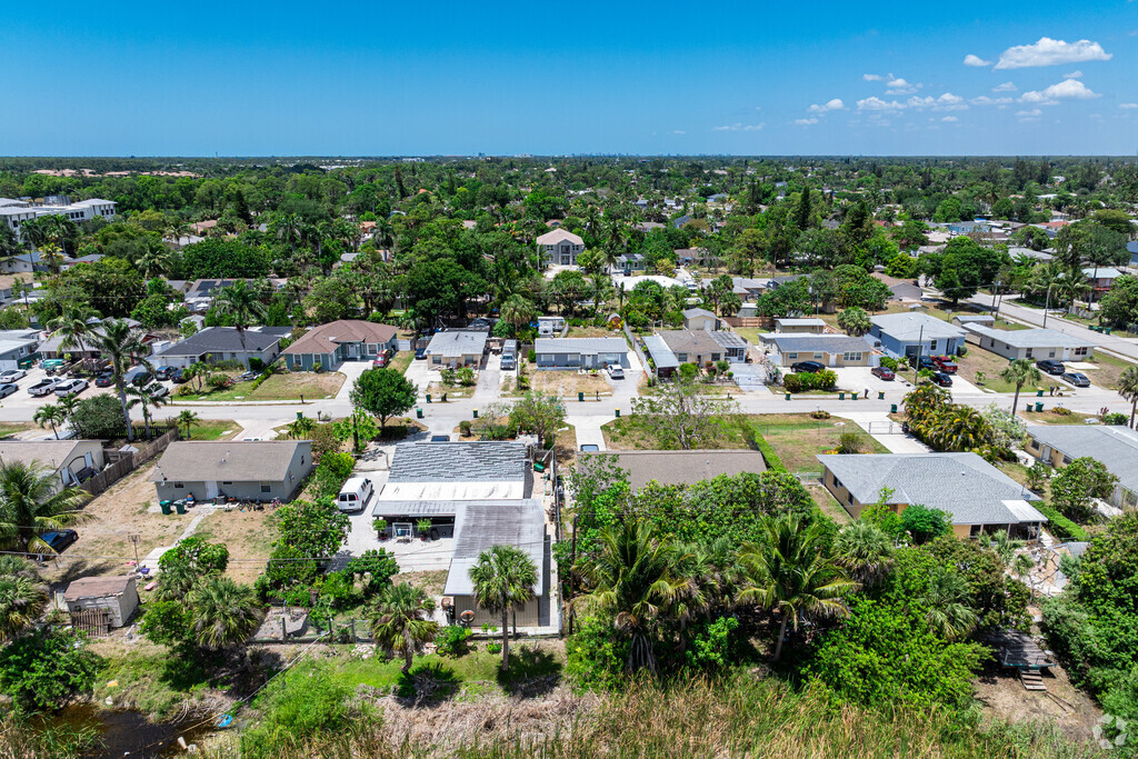 Naples Manor is a quiet residential community with golf courses, shopping, and restaurants nearby.
