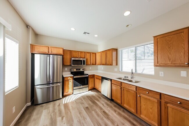 10239 W Via Del Sol, Peoria, AZ 85383 - photo 5