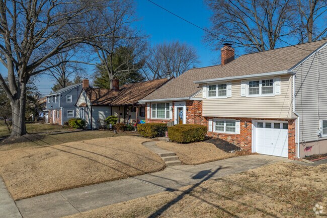 Homebuyers of Ashland can find traditional-style homes from the mid- to late-1900s.