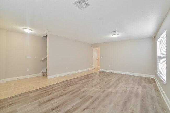 250 Lynn St, Oviedo, FL 32765 - photo 4