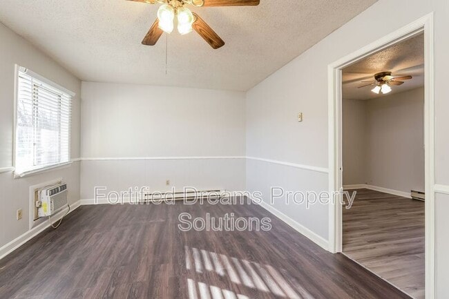 4368 Ogburn Ave unit 6, Winston-Salem, NC 27105 - photo 2