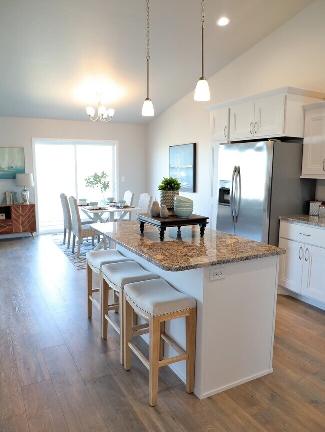 1704 Tobi Ln unit 37505731, Grand Forks, ND 58201 - photo 6