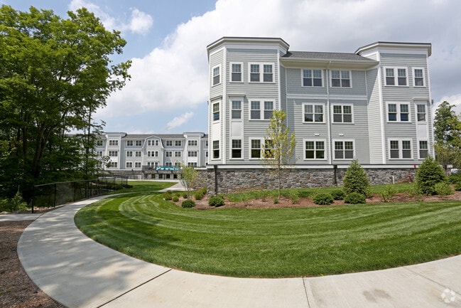 Colonial Pointe at Franklin Lakes, Franklin Lakes, NJ 07417 - photo 3