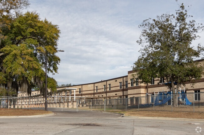 Juliette Low Elementary School is a public school.