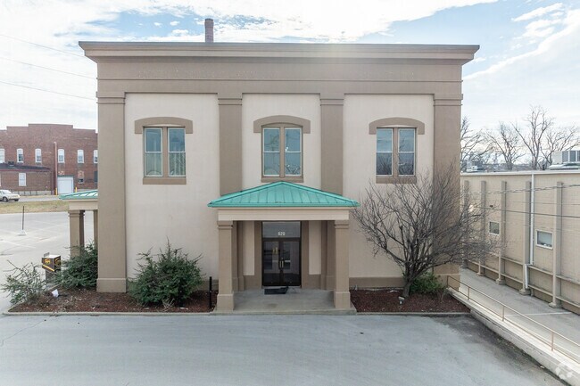 Montessori High School in Lexington, Kentucky serves 12 students in grades 9-12.