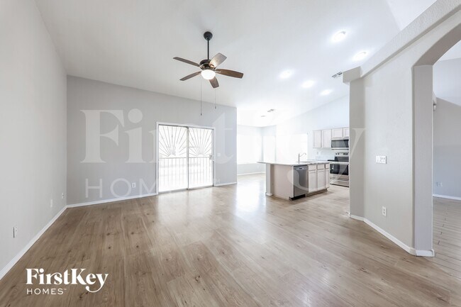 8507 W Palm Ln, Phoenix, AZ 85037 - photo 5