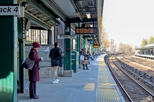The Fordham MetroNorth station in Belmont can take you to Manhattan in minutes.