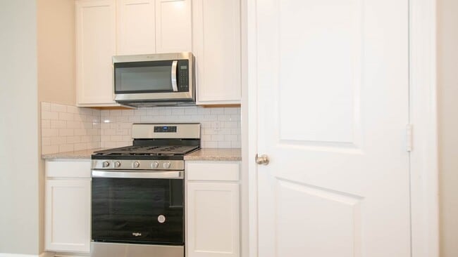 177 Holly Ln unit 38793784, Cumberland, IN 46140 - photo 4