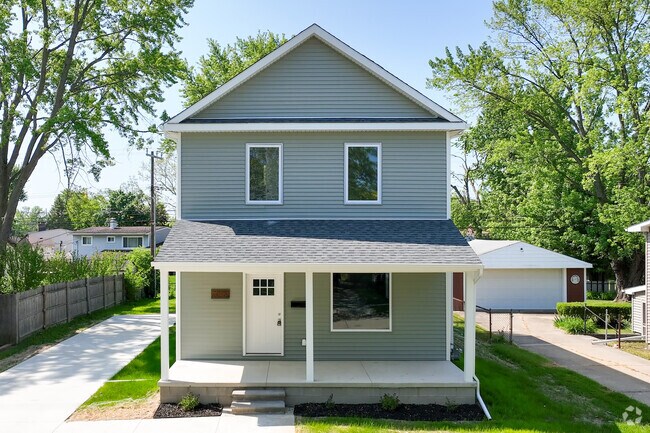 Brand new construction colonial style home in Rockwood.