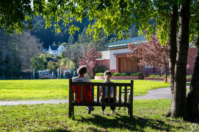There are plenty of park benches to relax on in Ross.