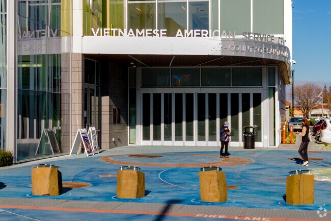 Vietnamese American Service Center provide healthcare services Hillsdale residents.