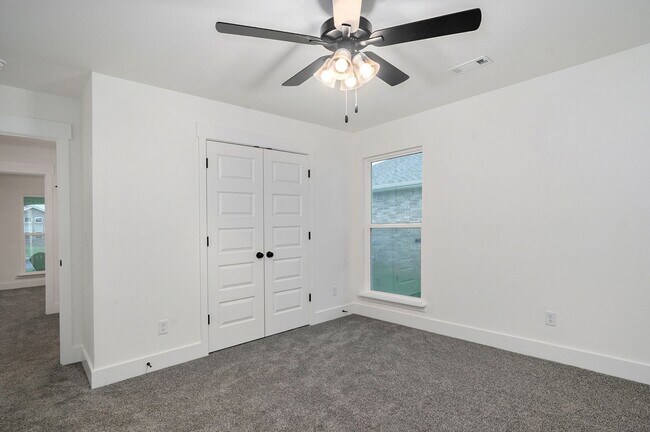 1104 W Pebblebrooke Dr, Ozark, MO 65721 - photo 4