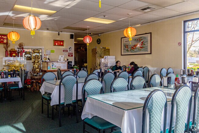 Pho Than Brothers serves authentic Vietnamese cuisine in Chase Lake.