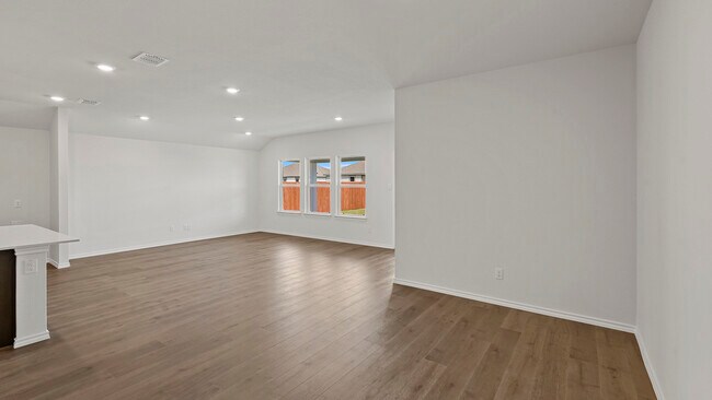 201 Seratoga St unit 36201411, Corsicana, TX 75110 - photo 3