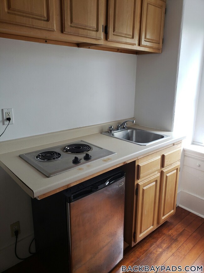 405 Beacon St Unit 12, Boston, MA 02115