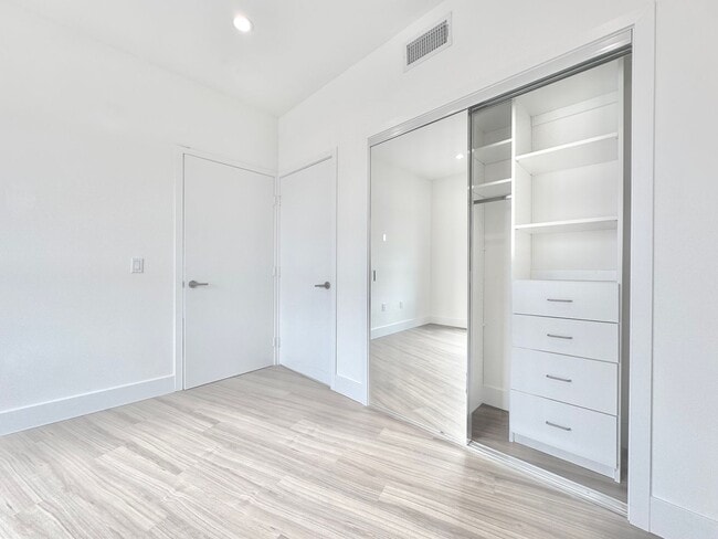 838 S La Brea Ave, Los Angeles, CA 90036 - photo 7