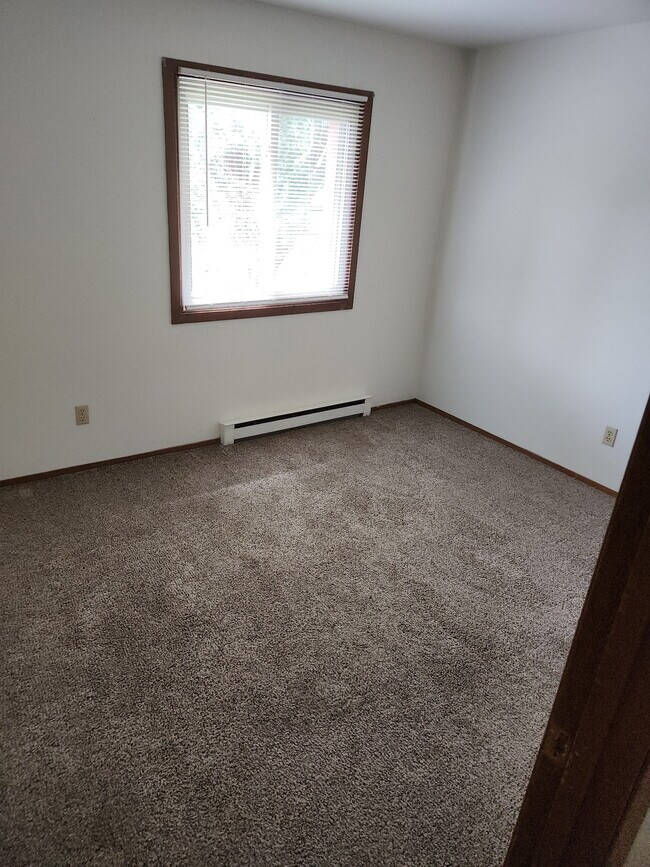 771 Mckinley Ave Unit 6, Hartford, WI 53027