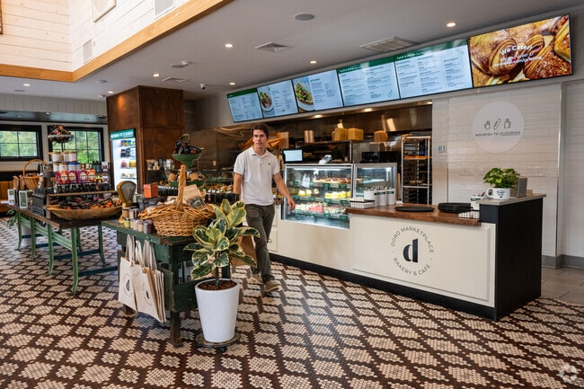 Doro Marketplace Bakery and Cafe in near Old Lyme sells coffee and pastries.