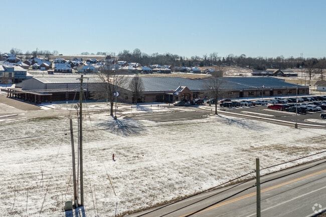 5.3% of teachers at Spencer County Middle School are in their first or second year.