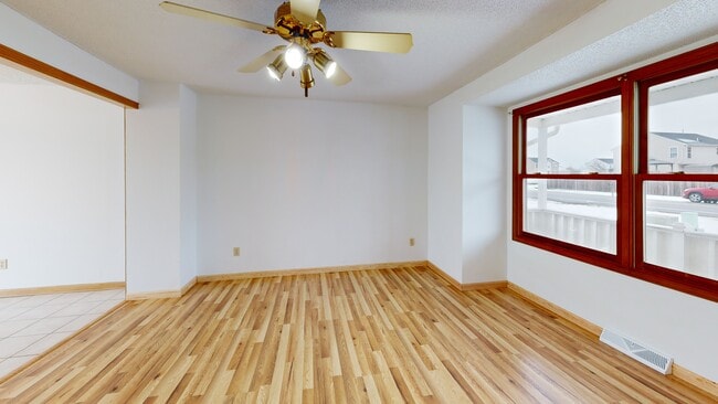 6170 Old Beattie Rd, Lockport, NY 14094 - photo 3