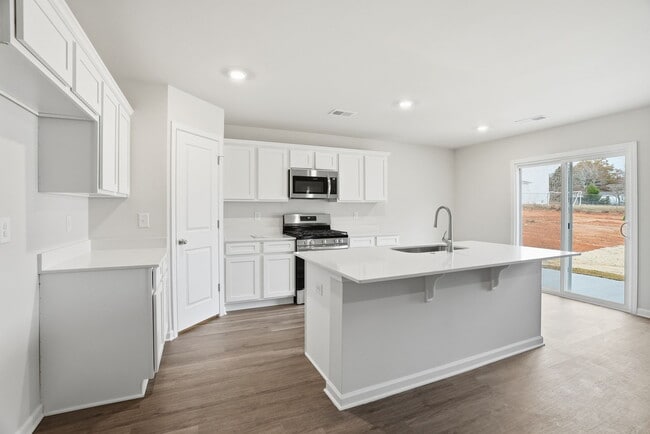 1014 Welcome Rd, Greenville, SC 29611 - photo 7