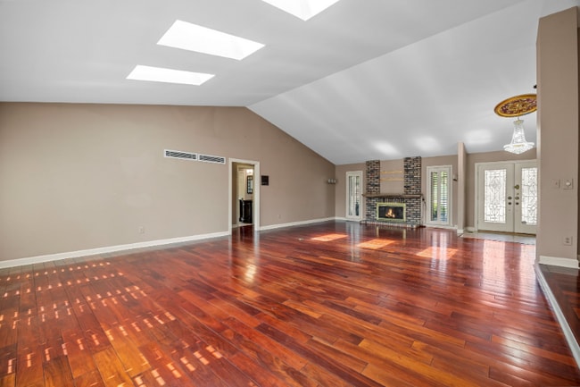 2244 Kehrsglen Ct, Chesterfield, MO 63005 - photo 5