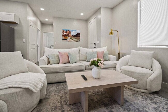 6612 W Paradise Ln unit ID1240443P, Glendale, AZ 85306 - photo 5