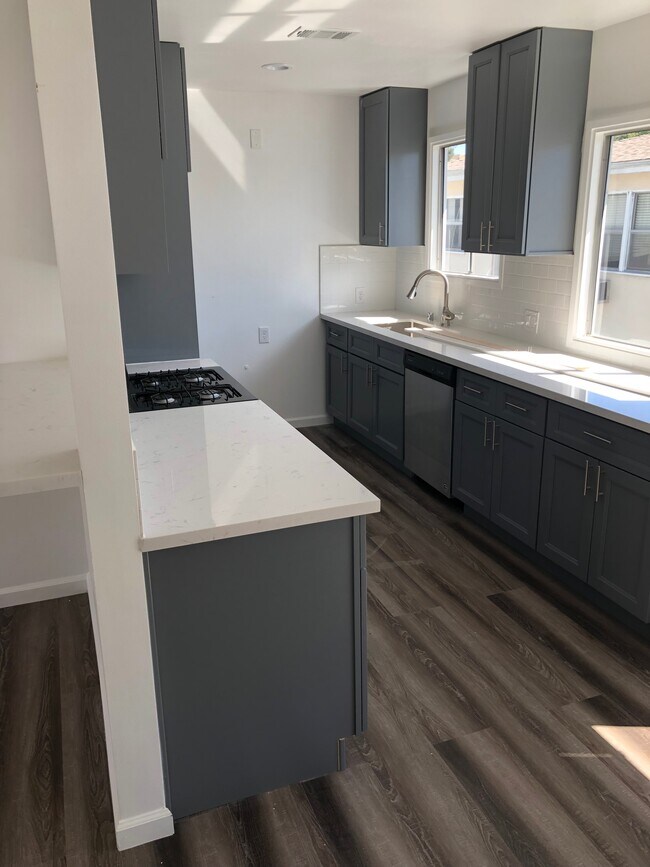 1136 S Holt Ave unit 2, Los Angeles, CA 90035 - photo 5