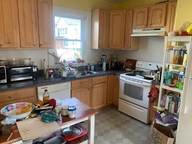 84 Walker St unit 3, Newtonville, MA 02460 - photo 4