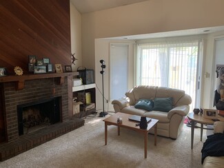 801 W Stoughton St Unit B, Urbana, IL 61801
