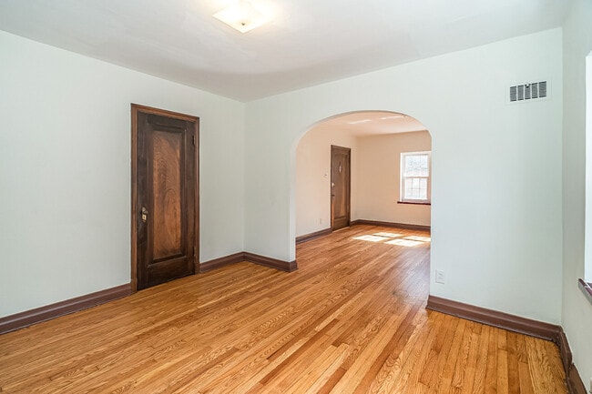 6525 Devonshire Ave unit 2W, Saint Louis, MO 63109 - photo 5