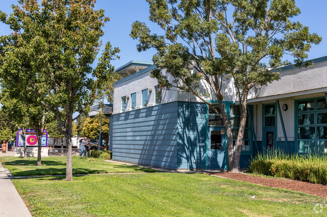 Jefferson Elementary ensures that students gain academic knowledge and cultural competence.