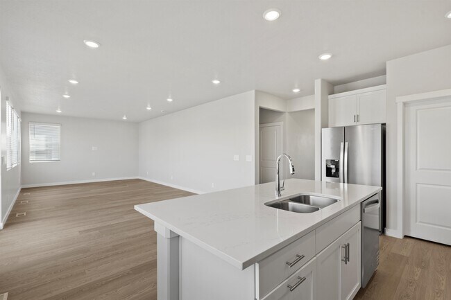 3452 S 3100 W, West Haven, UT 84401 - photo 4