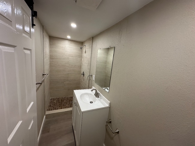 180 S Glenwood St unit D, El Paso, TX 79905 - photo 4