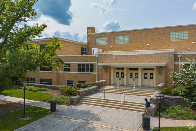 There are several prestigious private schools in the Triangle neighborhood.