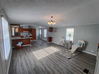 77 Deerwood Park, Centralia, IL 62801