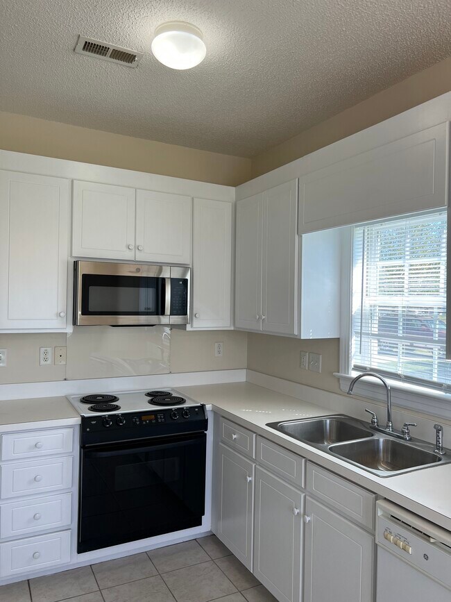 3329 Whitlock Dr N, Wilson, NC 27896 - photo 7