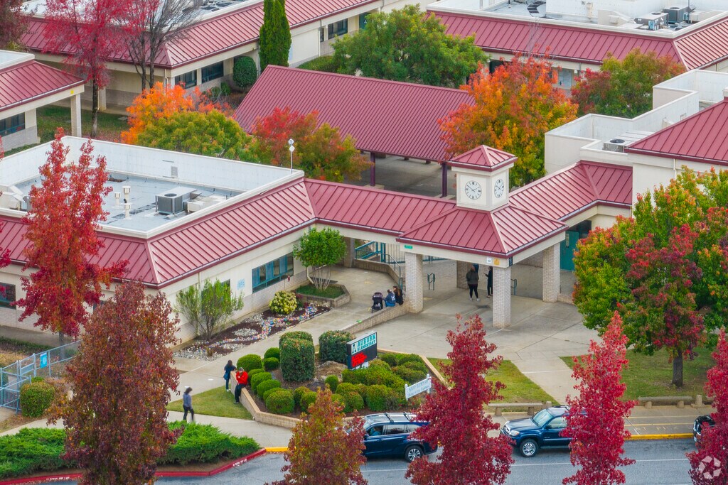 Auburn Elementary School serves grades K-5.