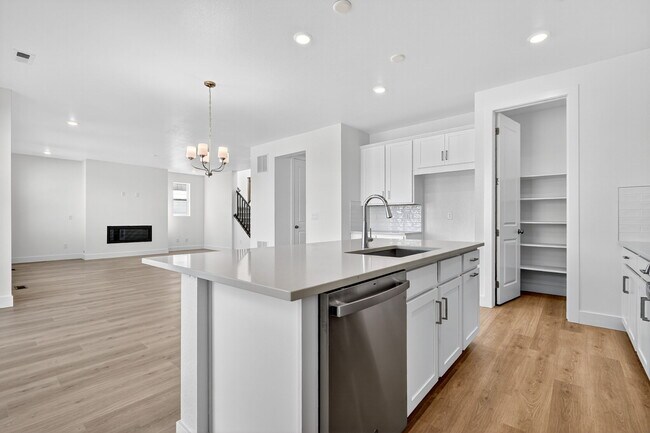 16473 W 93rd Way, Arvada, CO 80007 - photo 4