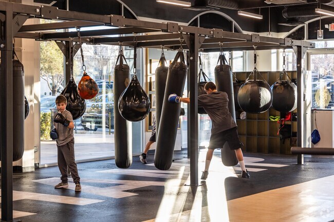Mayweather Boxing offers youth classes for boxing and fitness near MacDonald Ranch.