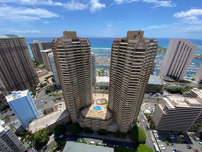 Discovery Bay Center unit 2519, Honolulu, HI 96815 - photo 2